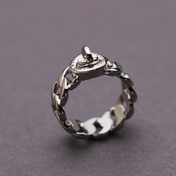 Marc Jacobs Silver Katie Turnlock Chain Ring size 7 - Picture 4 of 7